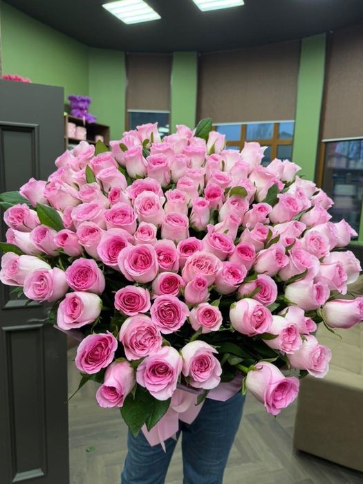 101 роза, розовый цвет