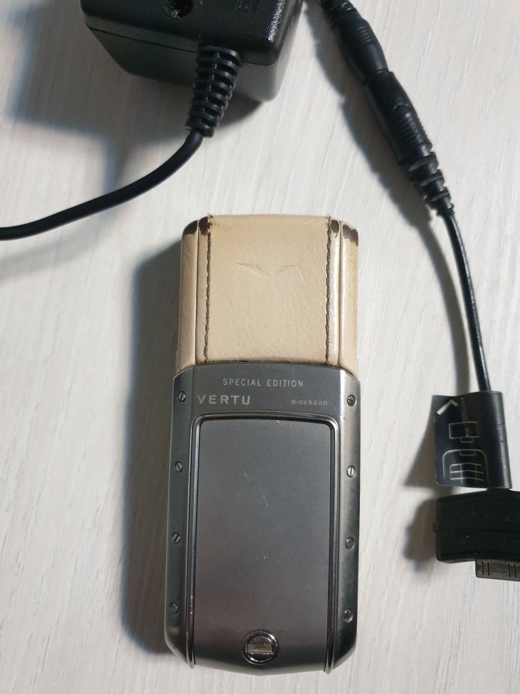 Vertu ascent special edition