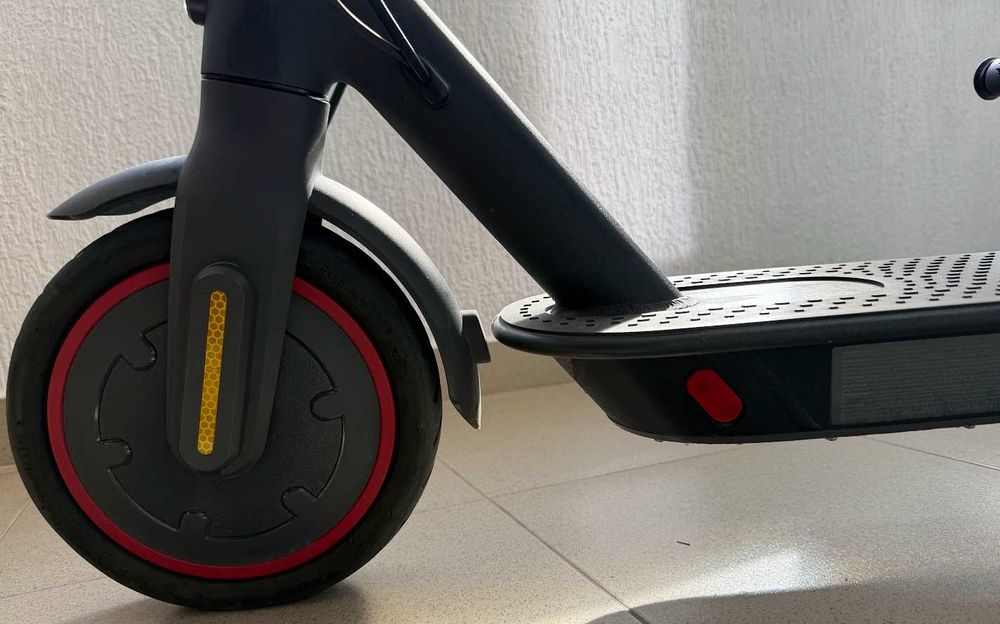 Електрическа тротинетка Xiaomi Mi Electric Scooter Pro 2