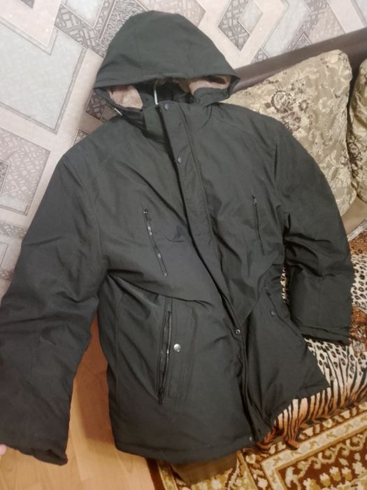 Продам мужской пуховик зима