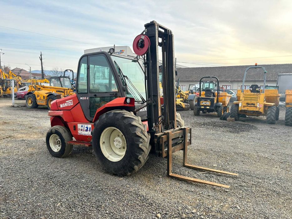 Stivuitor pentru teren accidentat Manitou M26