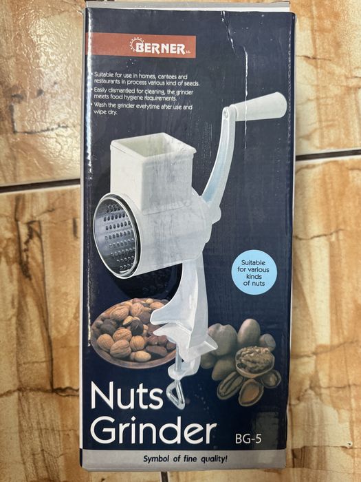 Prajitor paine Zass, spargator de nuci , fier calcat si mixer