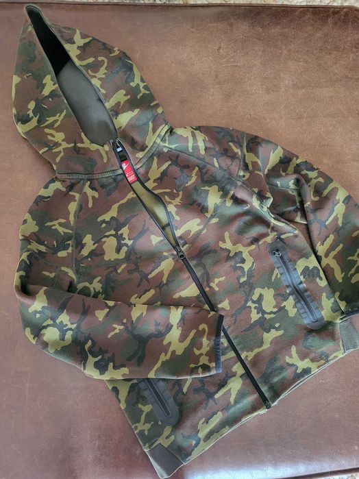 Nike tech fleece детски суитшърт