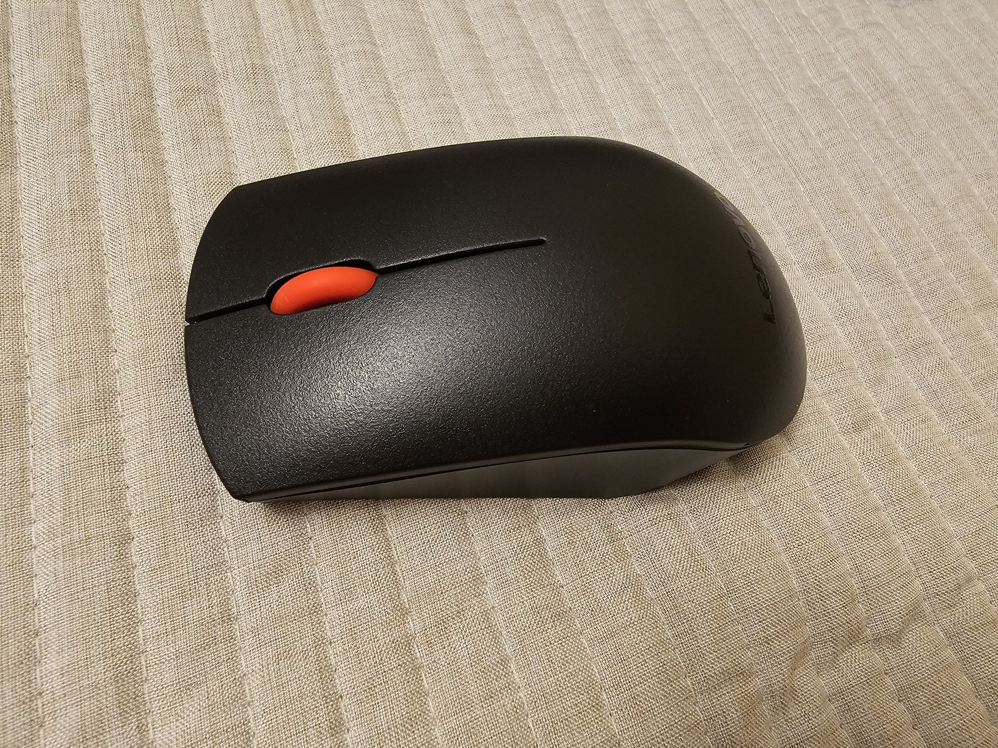 Клавиатура и мишка Lenovo Essential Wireless Keyboard and Mouse