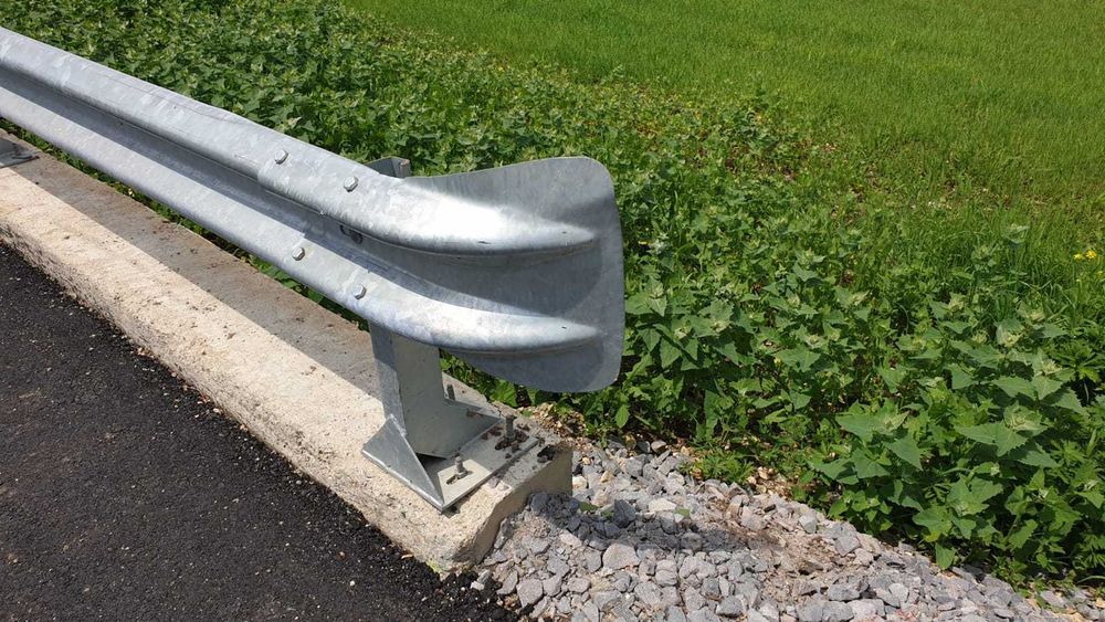 Parapet rutier si accesorii pentru parapet drum conform STAS1948 zinca