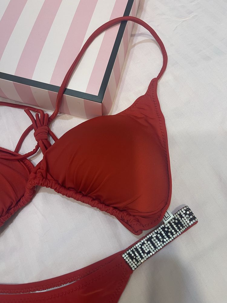 Costum de baie