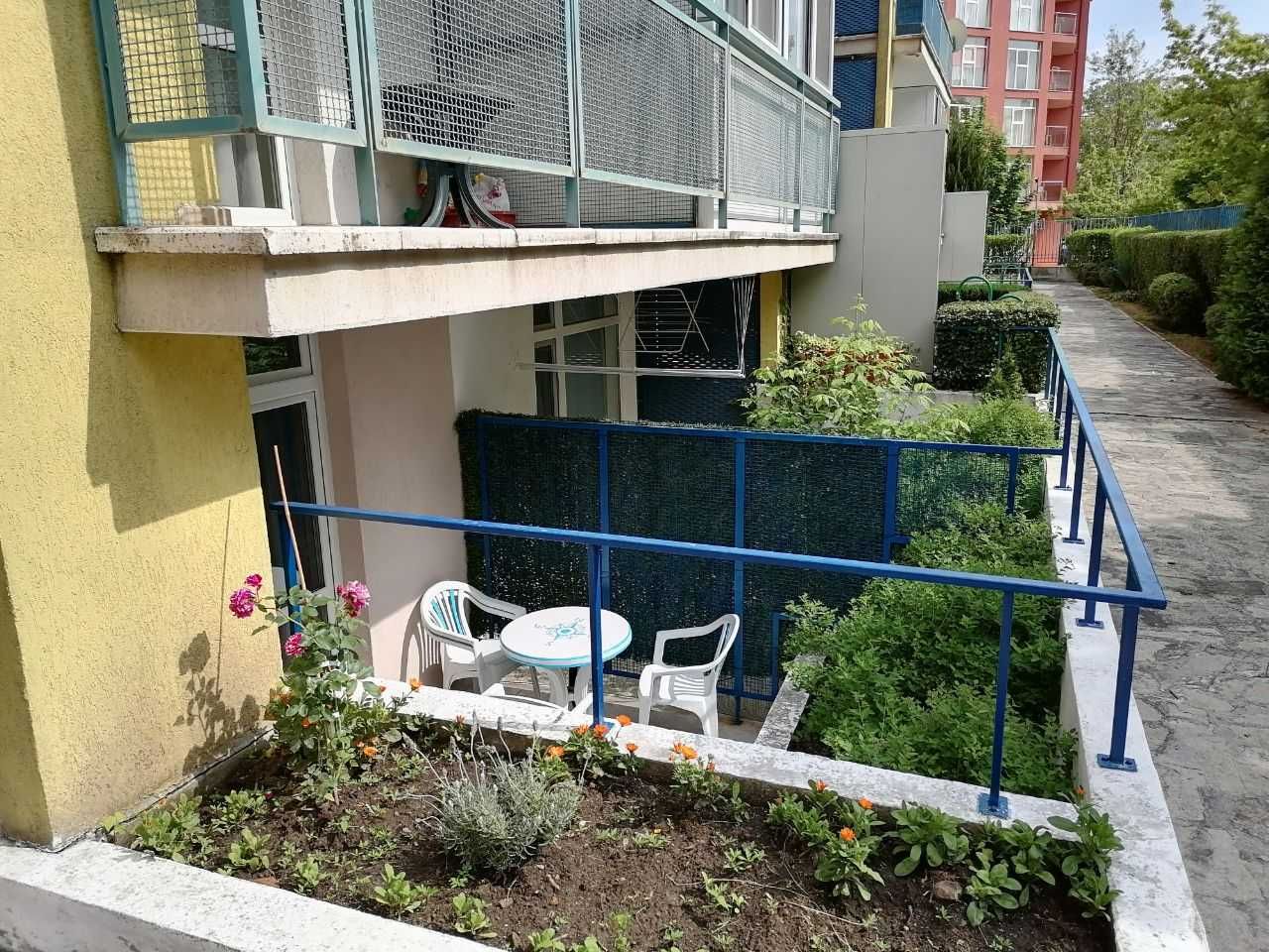 Продава се голямо студио в к.к.Слънчев бряг, в района Какао Бийч
