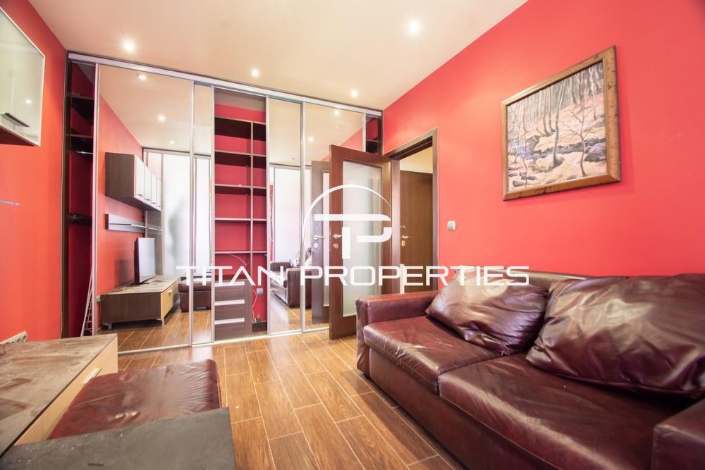 Дава се под наем Двустаен апартамент в София, Гоце Делчев - 50 кв.м за 511 € - Снимка #1