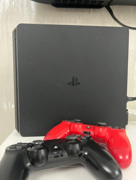 Playstation 4 slim
