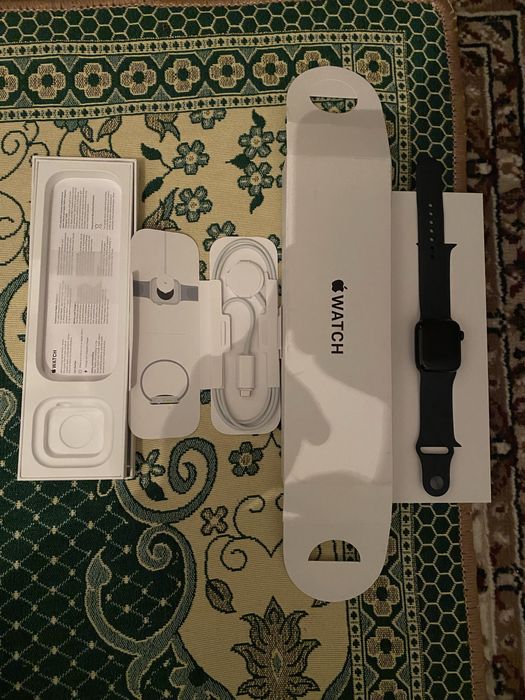 Apple Watch SE (GPS, 2‑го поколения)