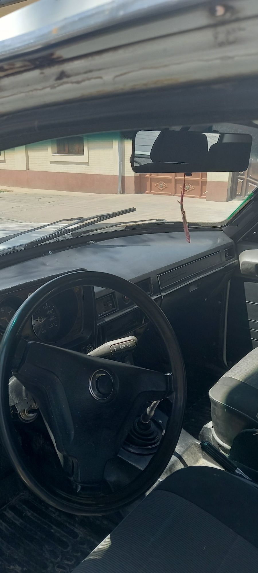 Gaz 2410 sotiladi