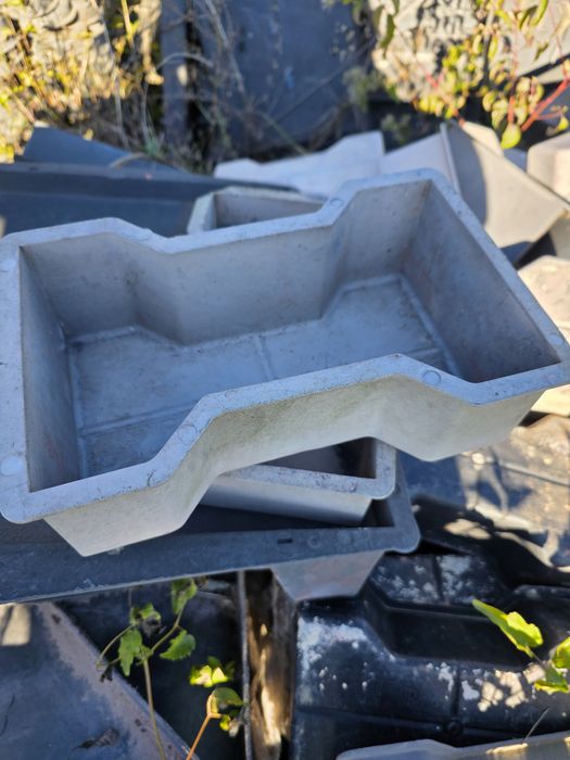 Matrite pavele / forme  / pavele / forme coame / matrite palari gard /