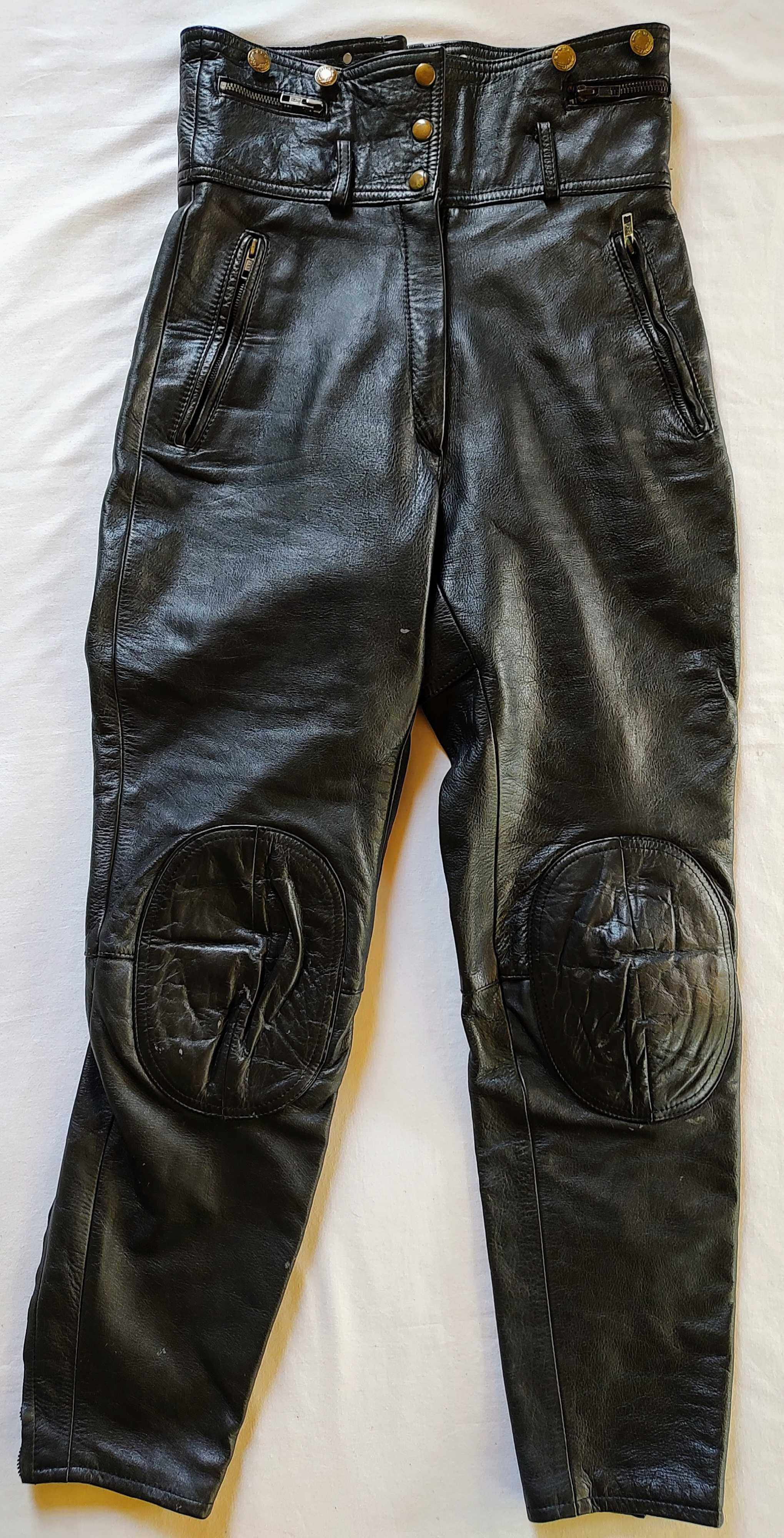 Pantaloni moto din piele,