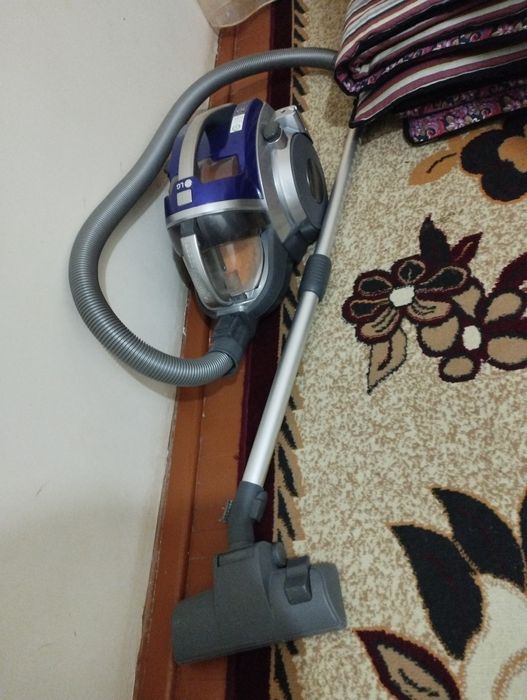 Пылесос почти новый без проблем