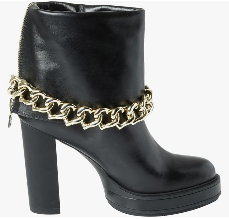 Боти Moschino нови