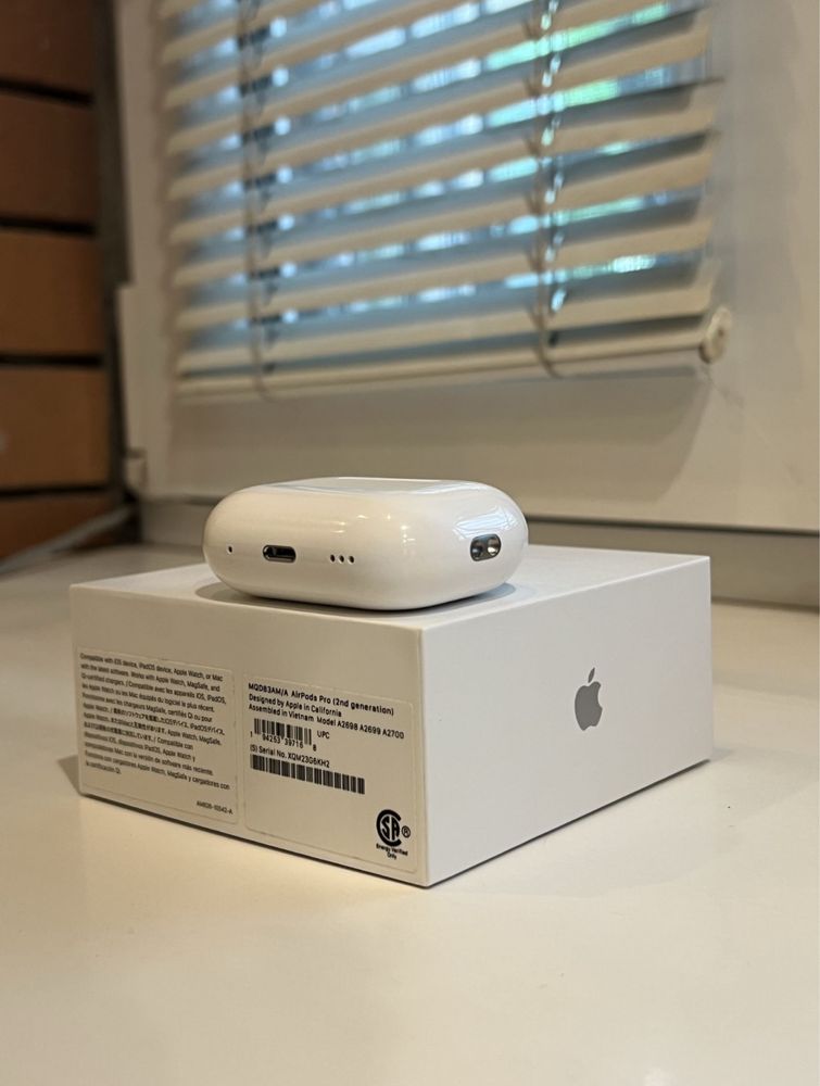 AirPods Pro 2nd generation with MagSafe. Продаю свои наушники.