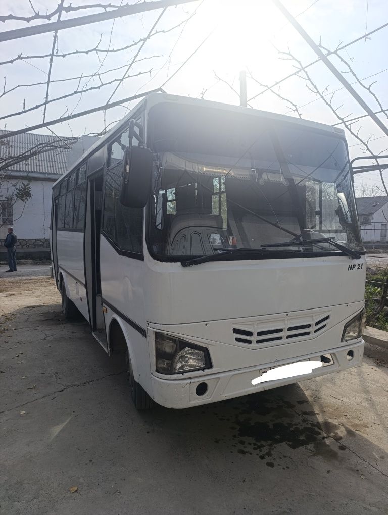 Isuzu np 21 2009