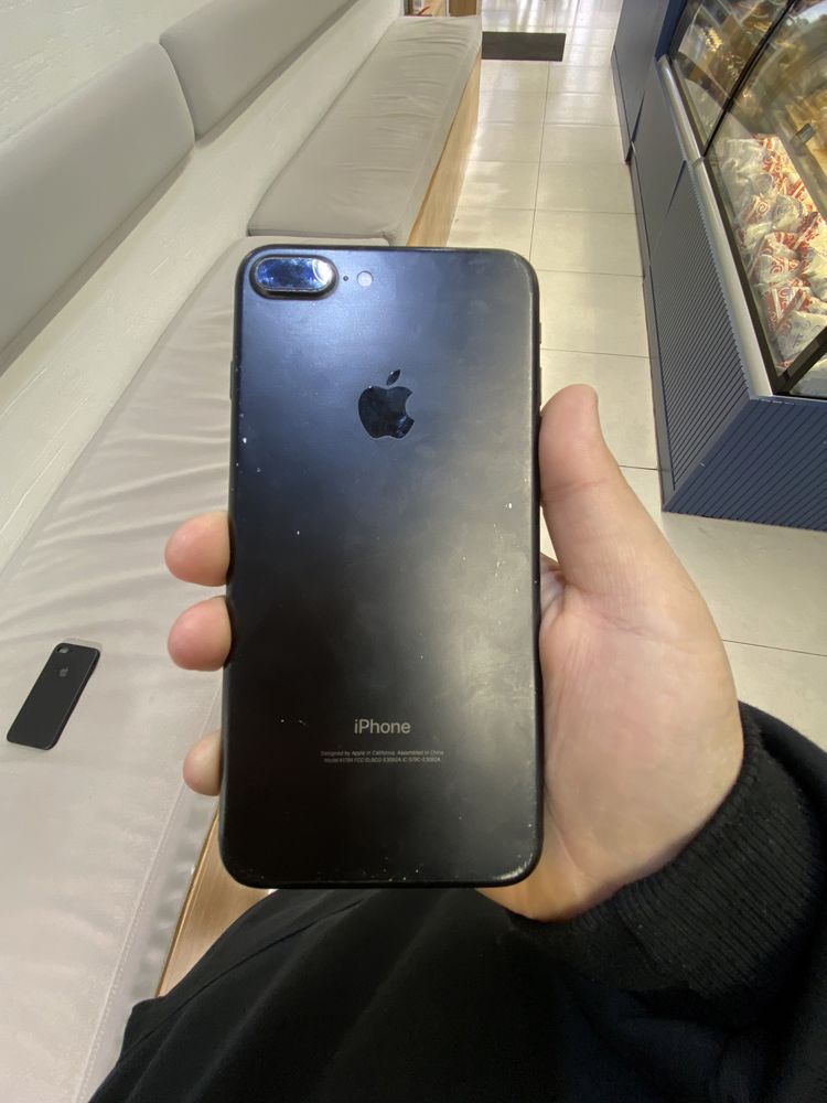 Продам айфон 7+ morm