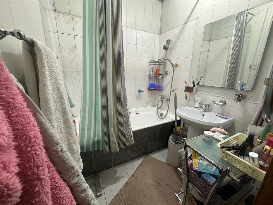 Продается 5-комнатная квартира, метро Ойбек