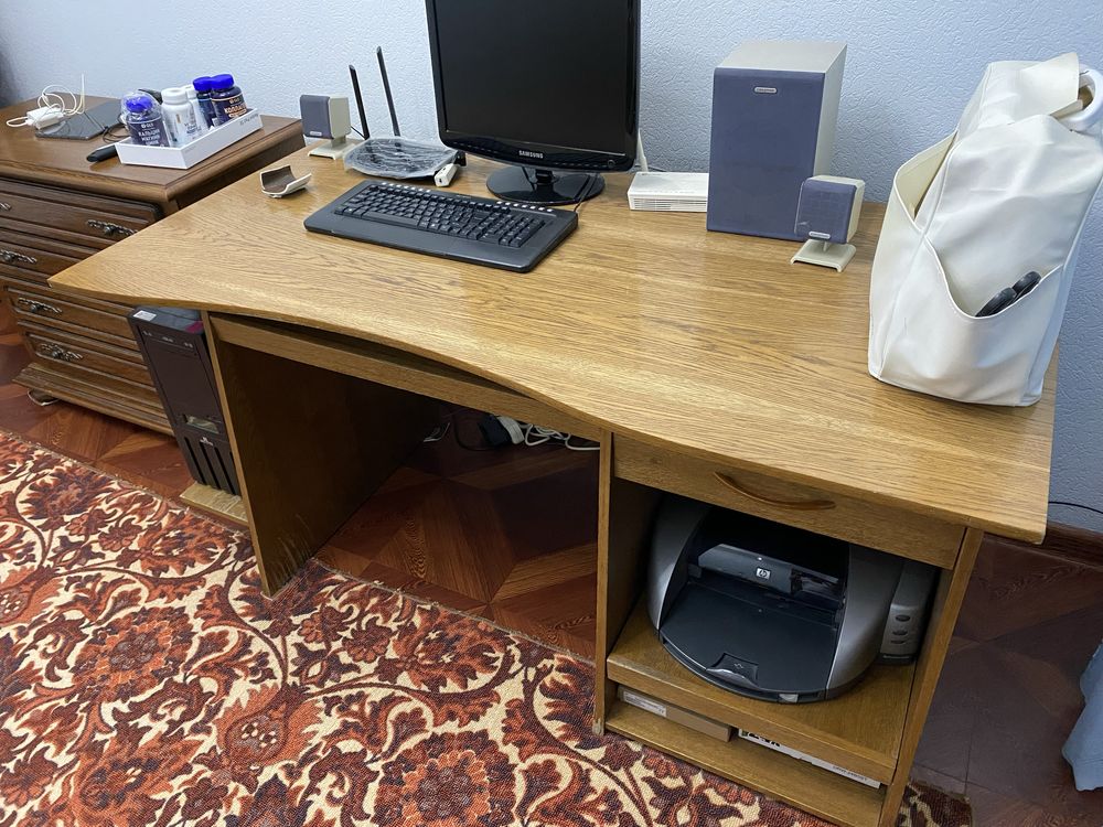 Продается комьютерный стол