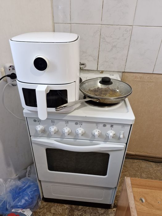 Продам электроплиту в хорошем состоянии