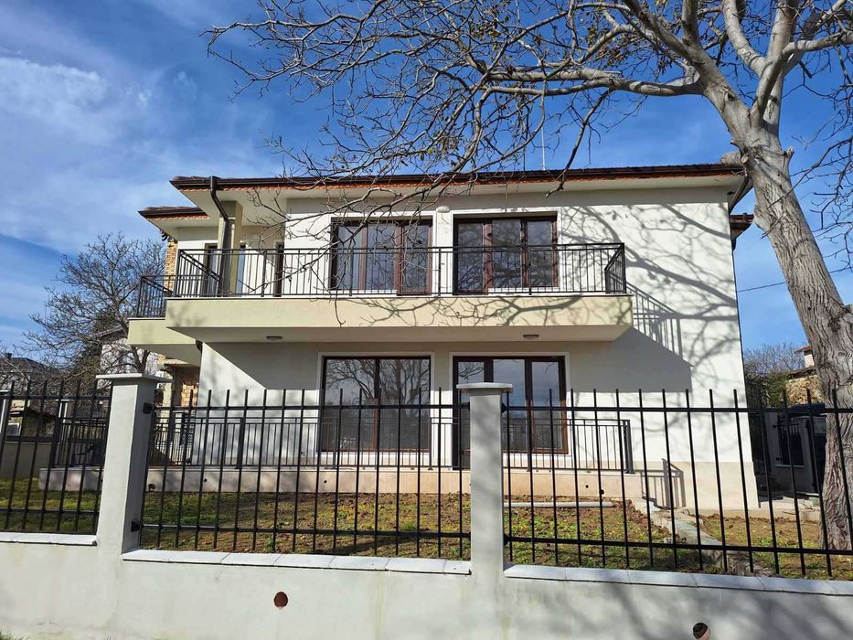 Новопостроена къща до ключ – Траката, Варна