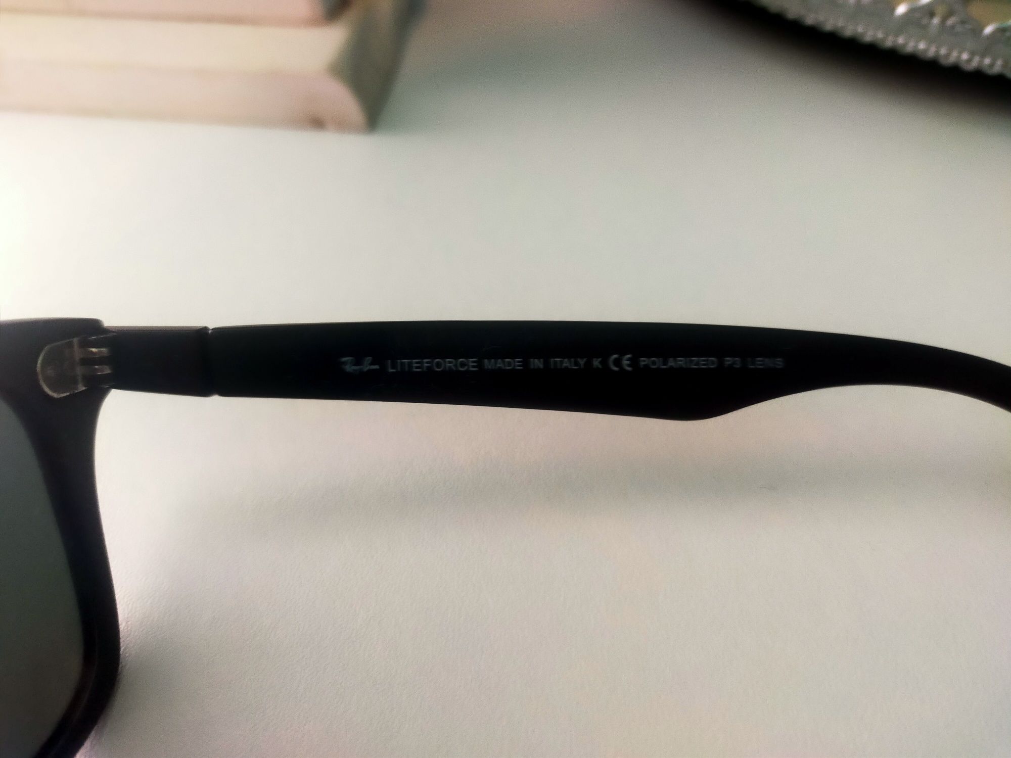 Ochelarii de soare Ray-Ban LITEFORCE Polarizati Foarte ușori