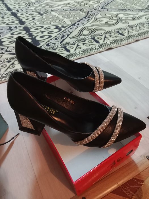 Продам туфли женский