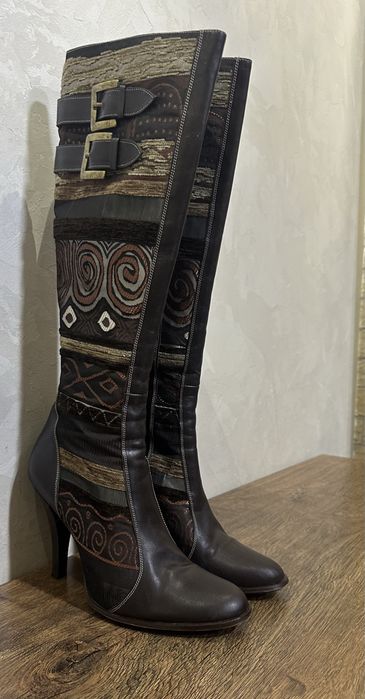 Шикарные итальянские сапоги ,натуральная кожа,39 размер,демисезонные