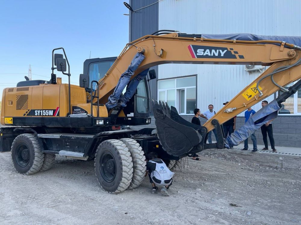 Экскаватор колесный Sany 0,7 куб