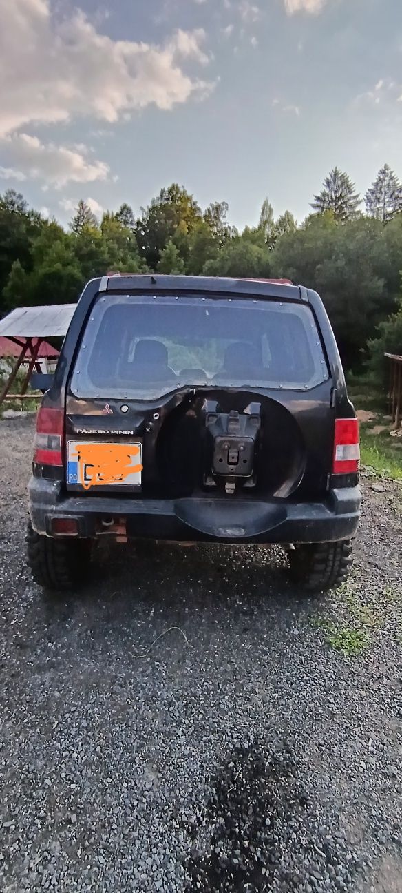 Vând Mitsubishi Pajero Pinin
