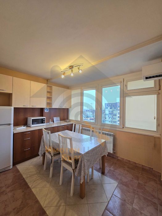 Двустаен апартамент в ж.к. Дружба 1