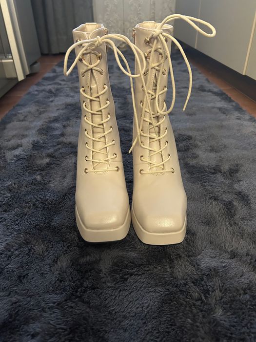 Дамски боти до глезена от мека и приятна бежова кожа с ток 9см