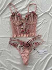 Lenjerie intima Victoria’s Secret x For Love and Lemons, noua