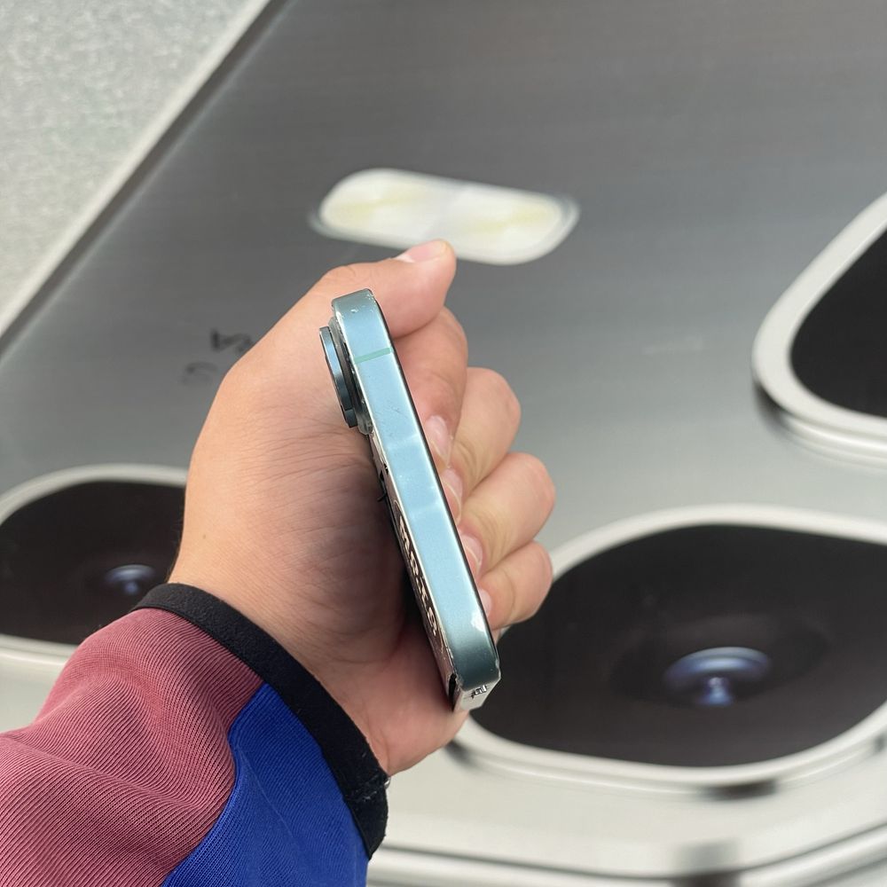 Iphone Xr 16 qlingan 128gb srochno sotiladi