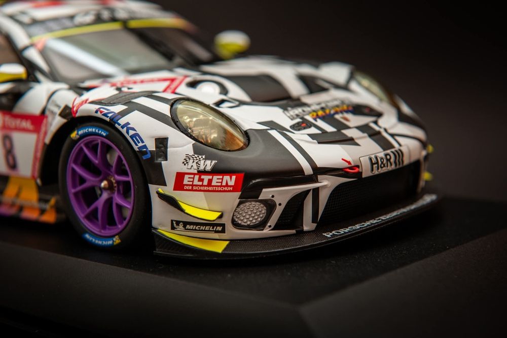 Porsche 911 GT3R Minichamps 1/18