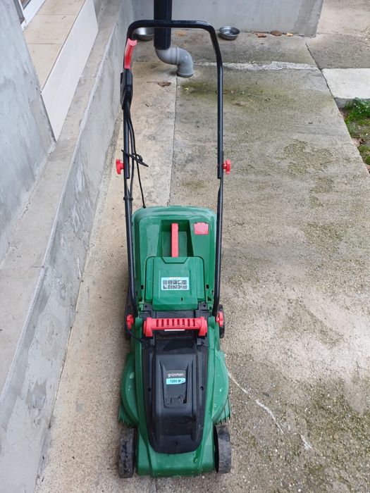 Masina de tuns iarba Grunnman 1200 W