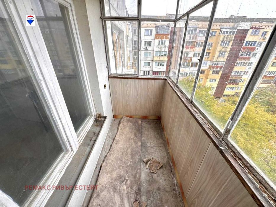 Двустаен апартамент за продажба кв. Родина 1