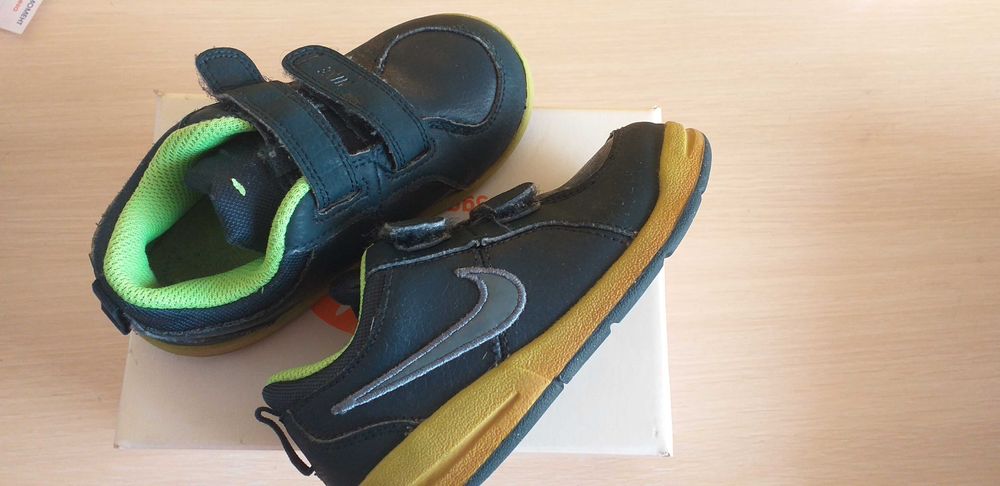 Детски оригинални маратонки на Найк за момче- 25 номер-35лв.