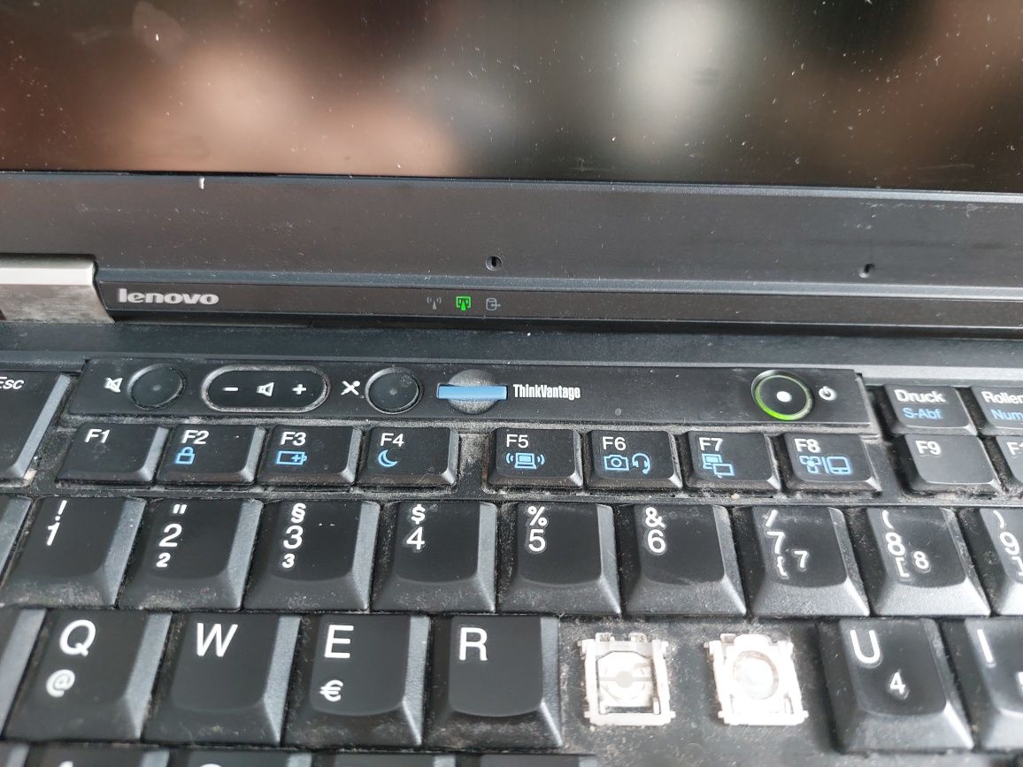 Laptop Lenovo T410 i3 partial functional cu incarcator
