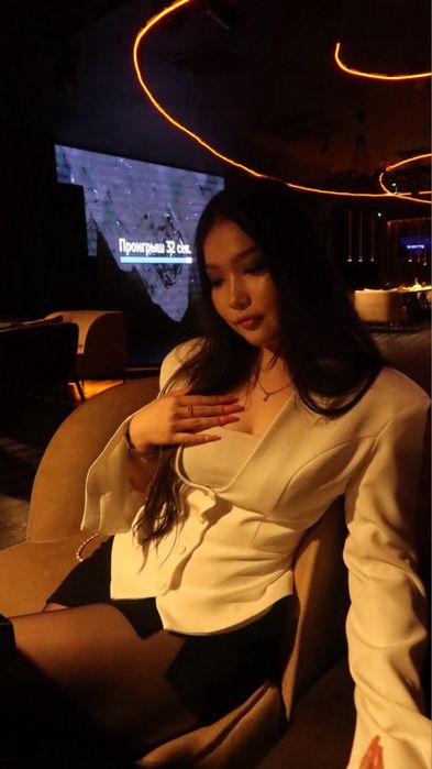 Пиджак бауы бар узын болек