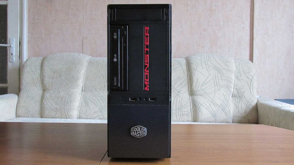 Компютър с четириядрен Intel i5-4670K процесор