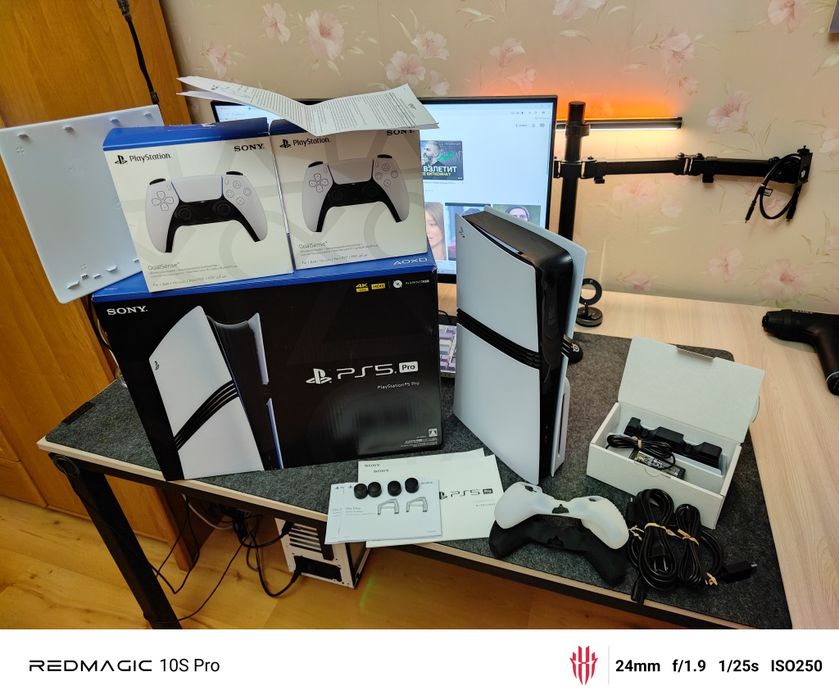 Playstation 5 PRO 2tb с дисководом с двумя джойстиками и зарядкой