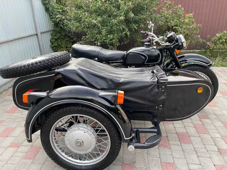 Motocicleta cu Ataș Dnepr MT