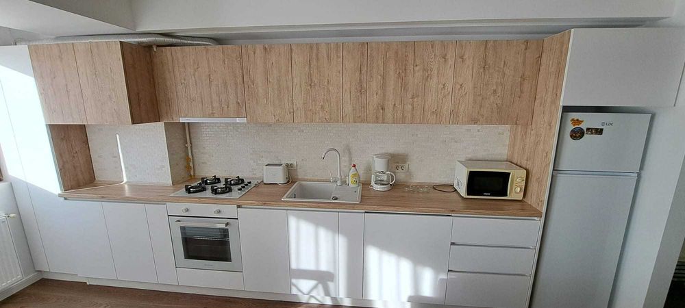 Direct proprietar, apartament living+dormitor, in Mamaia, zona Rex