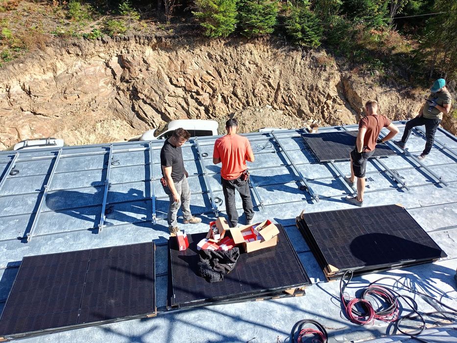 Electrician in construcții