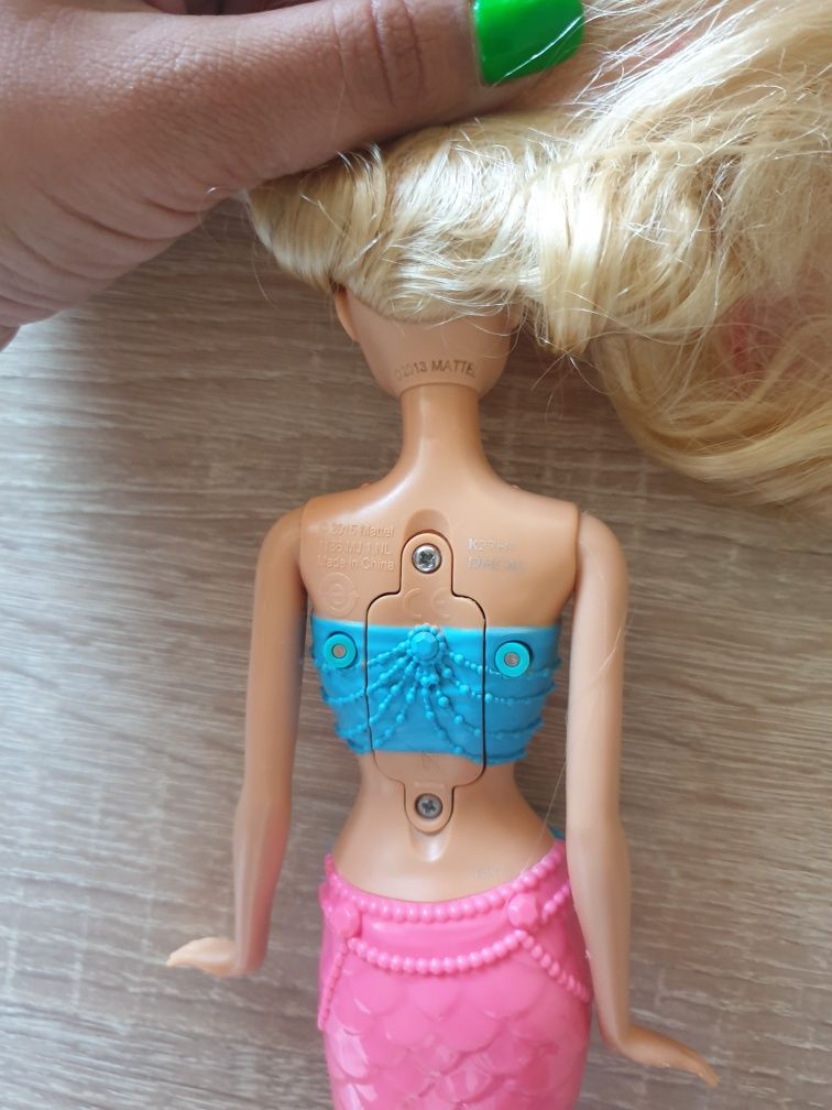Днес я пускам за 20,00 лева Барби русалка със светеща опашка Barbie
