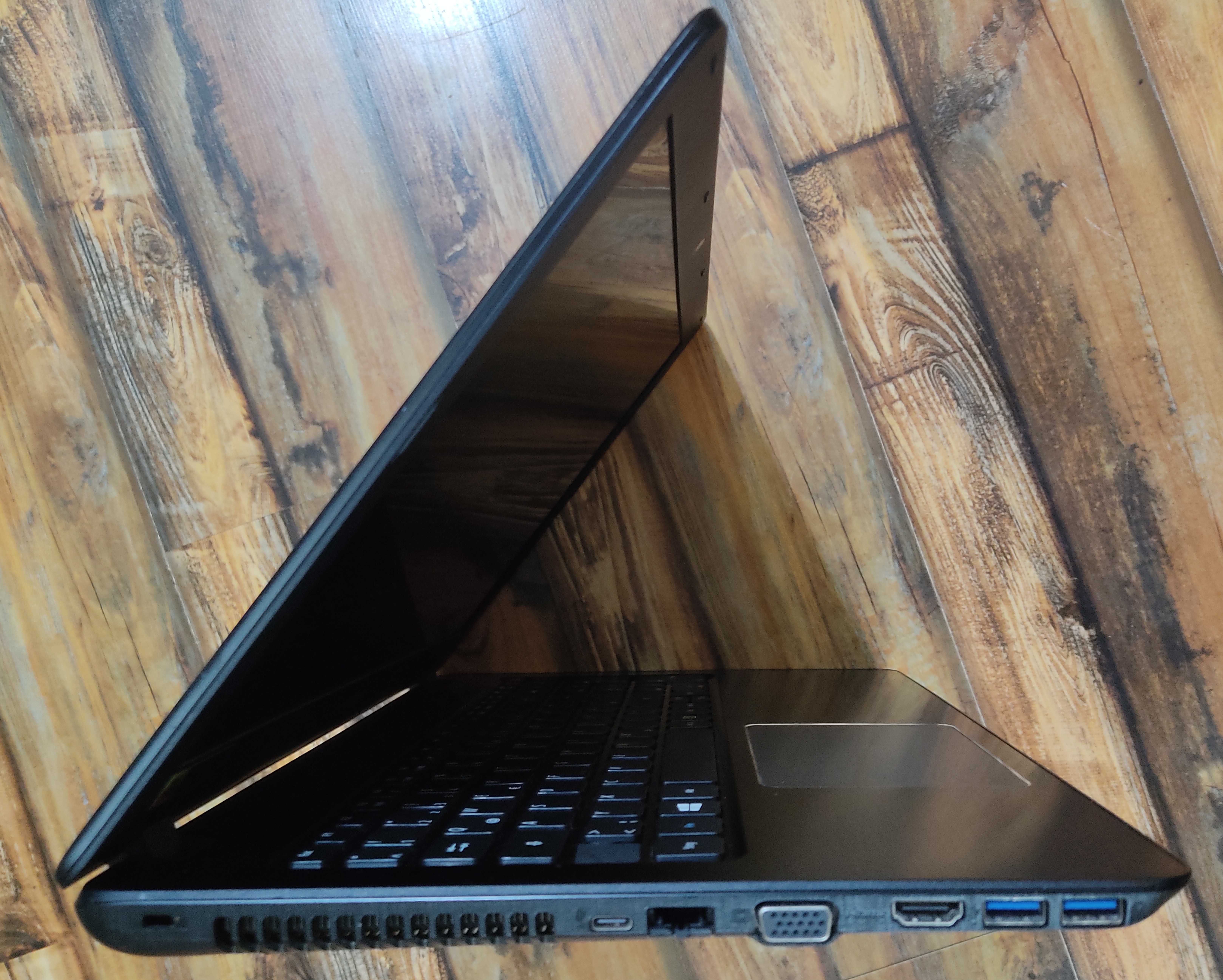 Acer Aspire F5-573G,i5-7200,Nvidia 940MX,16GB DDR4,256GB Nvme/500GB