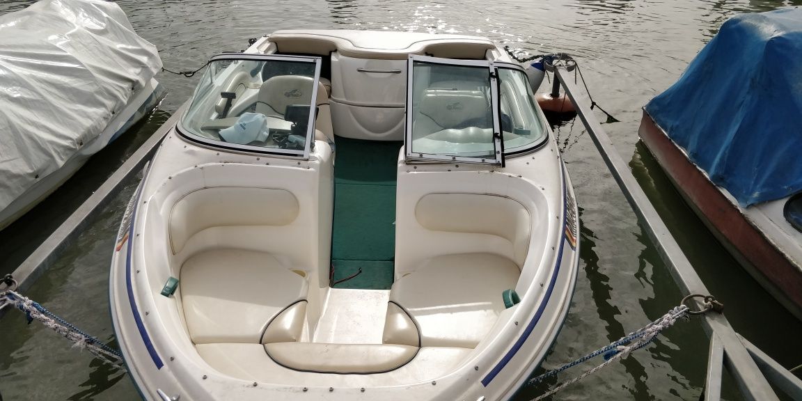 Ambarcatiunea SeaRay 185 sport