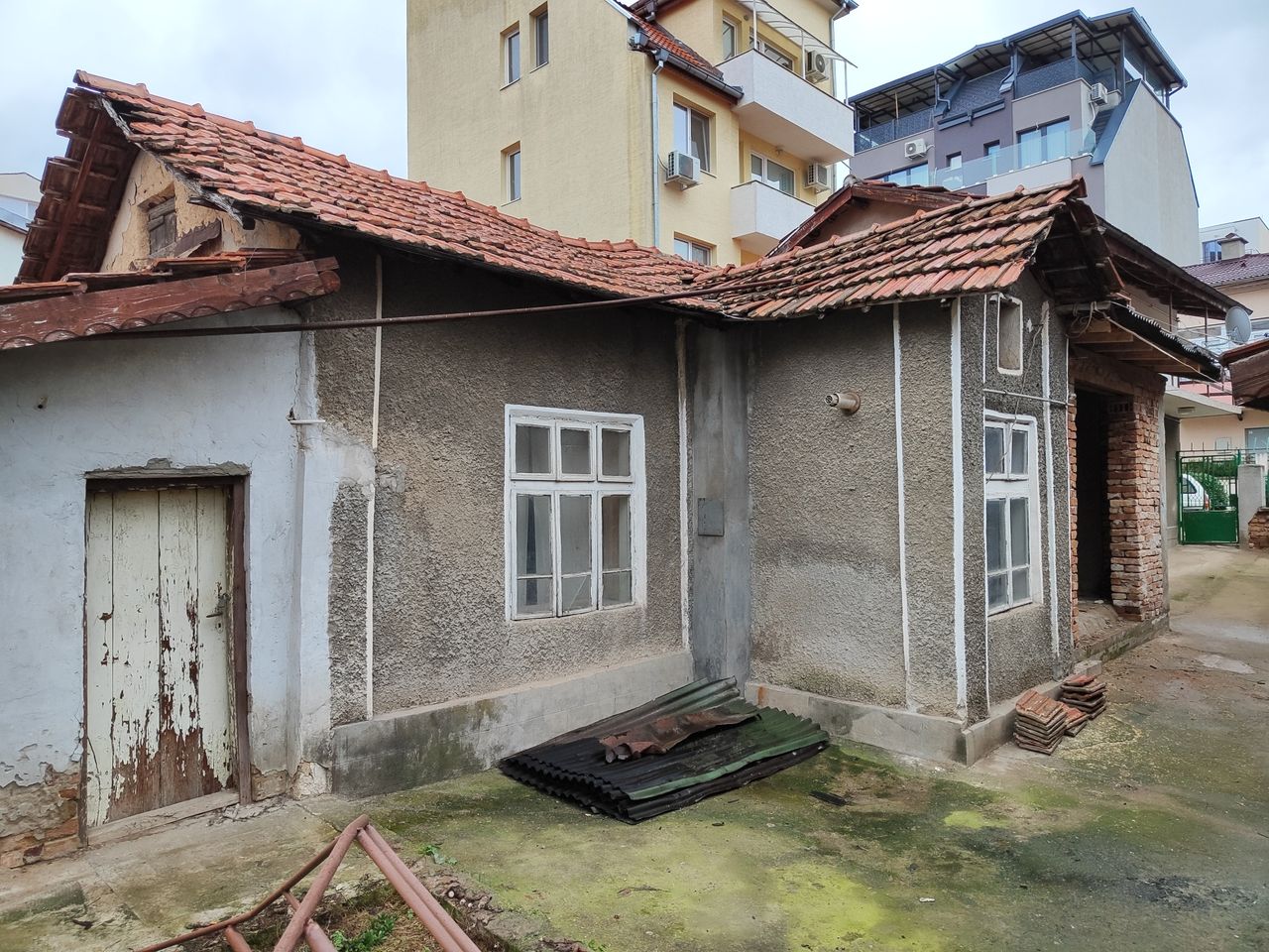 Продава се Къща в Плевен, Широк център - 155 кв.м за 1259 €/кв.м - Снимка #4